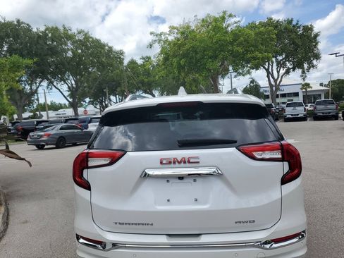Certified 2023 GMC Terrain Denali w/ Denali Premium Package AWD/4WD image 5