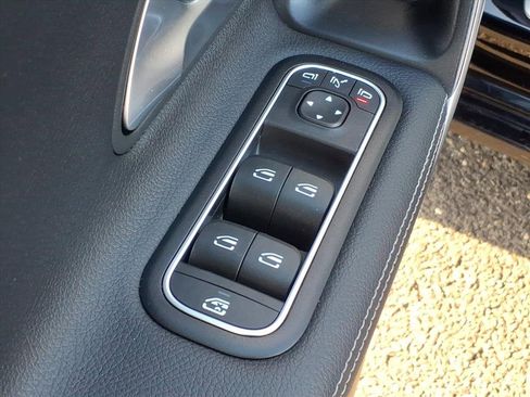 Used 2023 Mercedes-Benz CLA 250 4MATIC image 12