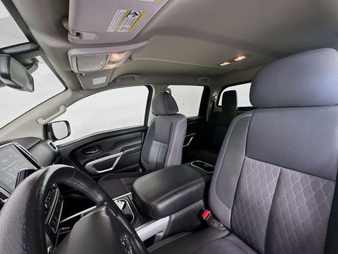 Used 2021 Nissan Titan SV w/ SV Convenience Package image 20