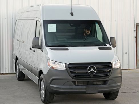 Used 2023 Mercedes-Benz Sprinter 2500 w/ Acoustic Package image 43