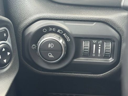 Used 2020 Jeep Gladiator Overland AWD/4WD image 32