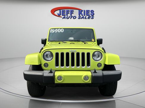 Used 2016 Jeep Wrangler Unlimited Sahara w/ Connectivity Group image 3