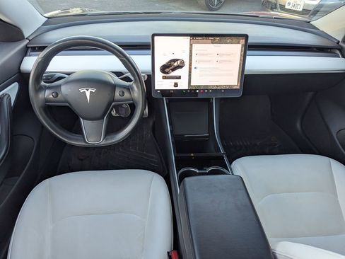 Used 2018 Tesla Model 3 image 24