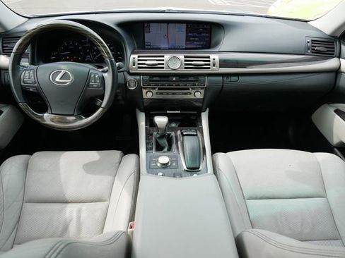 Used 2013 Lexus LS 460 AWD w/ Comfort Pkg image 10