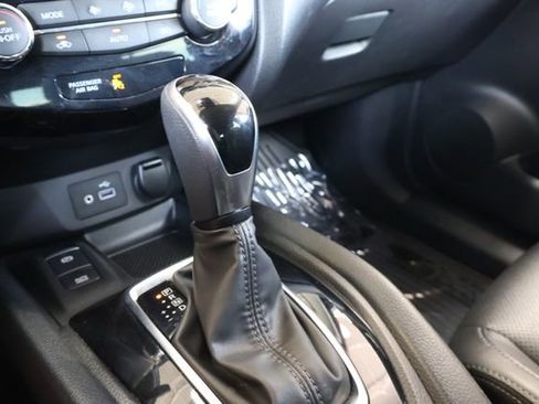 Used 2021 Nissan Rogue Sport SL FWD image 26