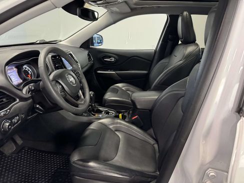 Used 2022 Jeep Cherokee Limited AWD/4WD image 13