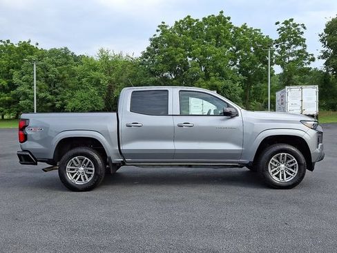 Used 2025 Chevrolet Colorado LT w/ LT Convenience Package AWD/4WD image 10