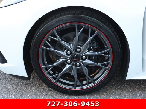 Used 2025 Chevrolet Corvette Stingray Coupe w/ 1LT image 12