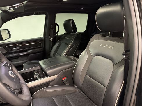 Used 2025 RAM 1500 Laramie w/ Night Edition AWD/4WD image 4