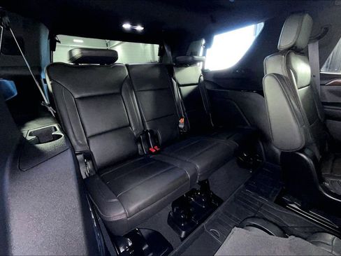 Used 2024 Chevrolet Tahoe High Country image 40