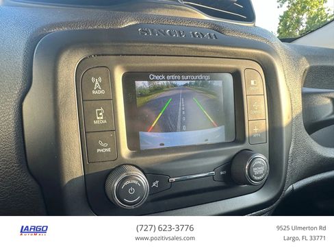 Used 2016 Jeep Renegade Latitude image 20