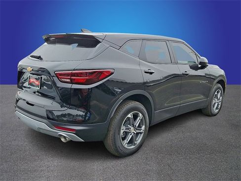 New 2026 Chevrolet Blazer LT image 3