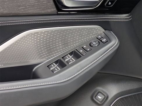 Used 2023 Acura MDX SH-AWD w/ Advance Package image 16