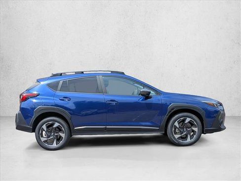 Used 2025 Subaru Crosstrek 2.5i Limited AWD/4WD image 4