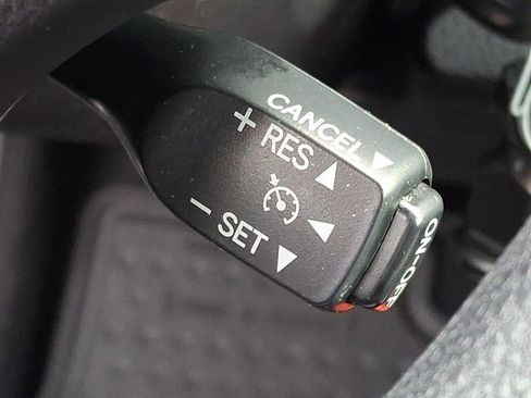 Used 2015 Toyota Corolla LE image 26