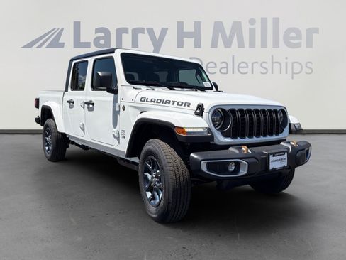 New 2026 Jeep Gladiator Sport AWD/4WD image 7