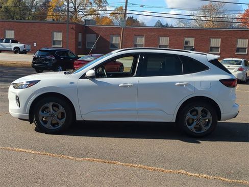 Used 2023 Ford Escape ST-Line Select w/ Tech Pack #2 image 7