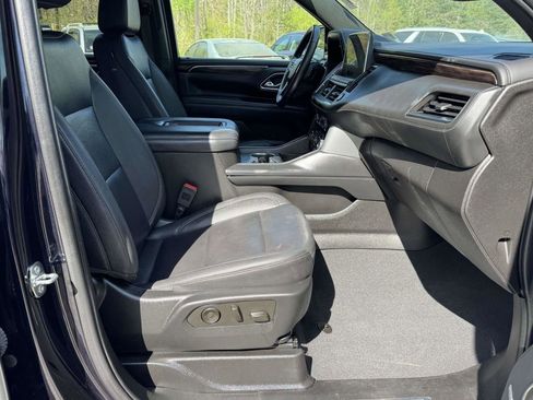 Used 2023 Chevrolet Tahoe Z71 w/ Luxury Package AWD/4WD image 15