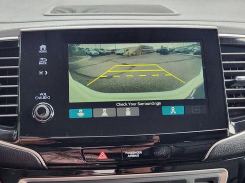 Used 2019 Honda Pilot Touring image 9