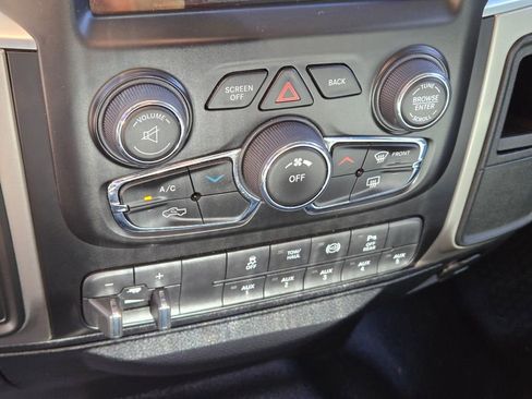 Used 2016 RAM 2500 SLT w/ Snow Chief Group AWD/4WD image 27
