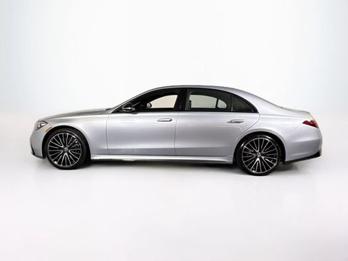 Used 2023 Mercedes-Benz S 500 4MATIC image 2