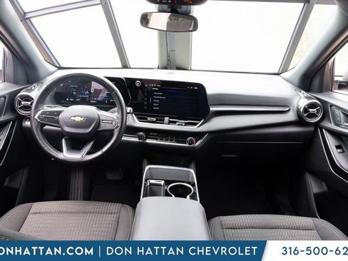 Used 2025 Chevrolet Equinox LT AWD/4WD image 4