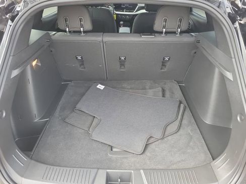 Used 2025 Chevrolet Trax RS w/ Driver Confidence Package image 7