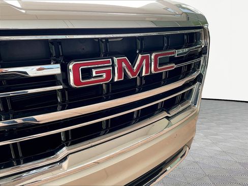 Used 2023 GMC Yukon SLT AWD/4WD image 32