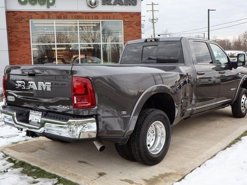 Used 2025 RAM 3500 Longhorn image 42