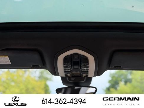 Used 2018 Porsche Macan AWD/4WD image 22