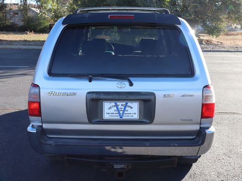 Used 2000 Toyota 4Runner SR5 w/ Upgrade Value Pkg 4 image 6