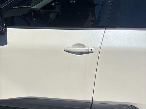 Used 2021 Nissan Rogue SV image 24