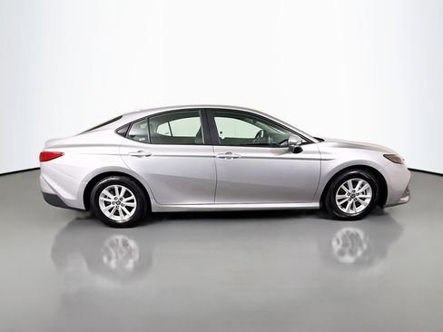 Used 2025 Toyota Camry LE FWD image 11