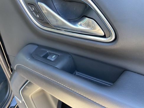 Used 2023 Chevrolet Suburban Z71 w/ Luxury Package image 44