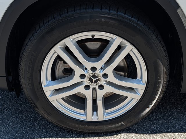 Used 2021 Mercedes-Benz GLA 250 4MATIC w/ Premium Package image 11