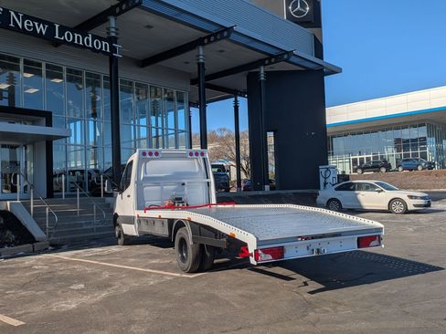 Used 2023 Mercedes-Benz Sprinter 4500 image 5