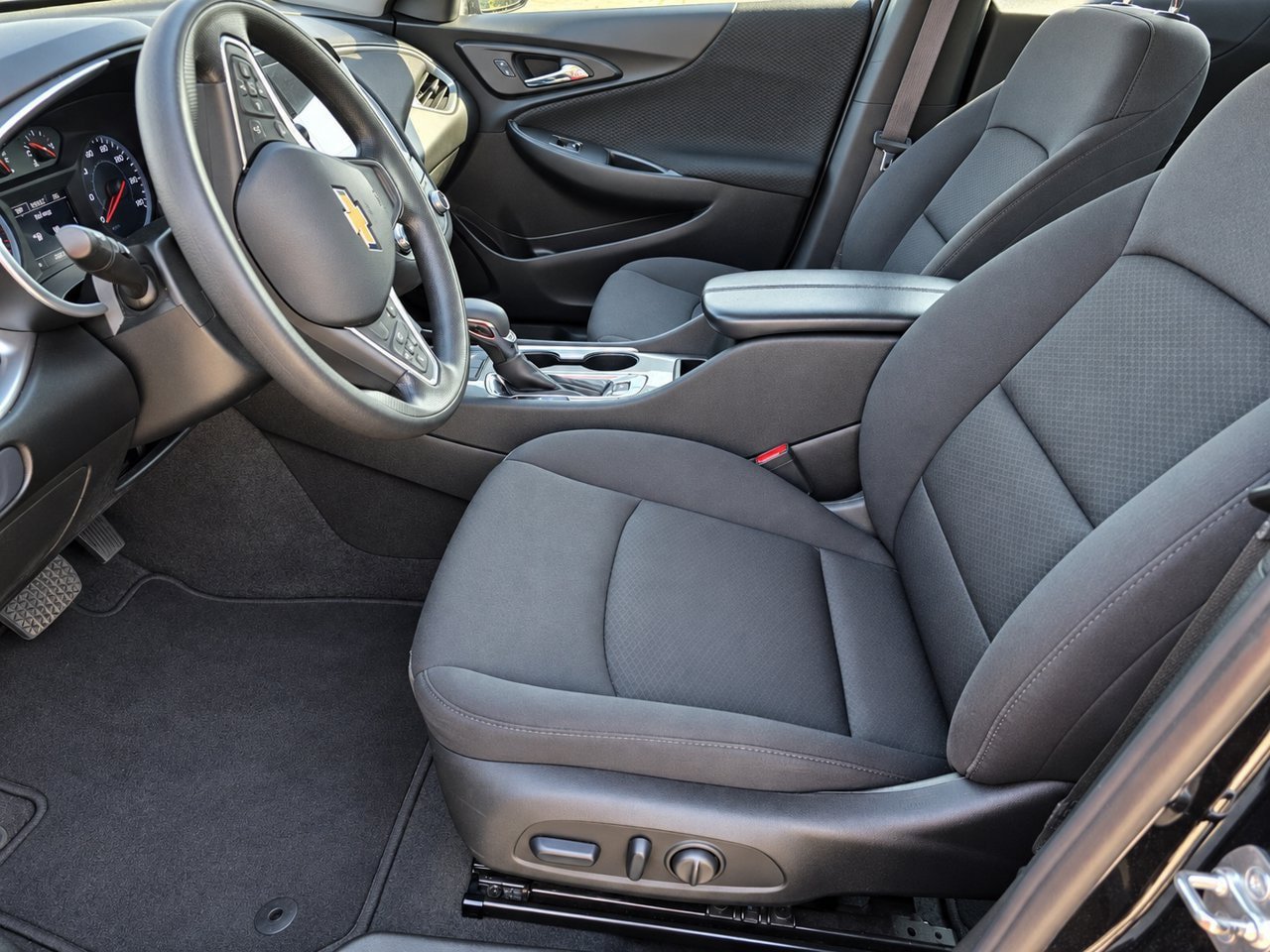 Certified 2024 Chevrolet Malibu LT FWD image 14