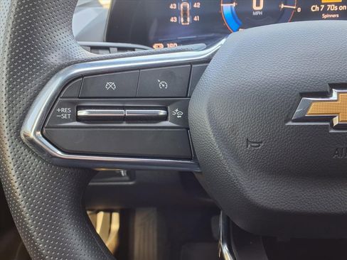 Used 2025 Chevrolet Equinox EV LT image 21