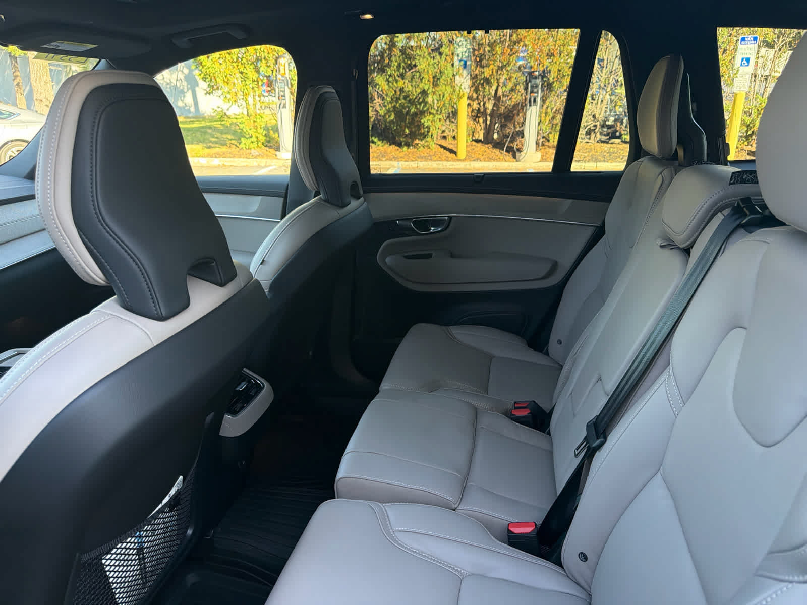 Used 2027 Volvo XC90 B6 Ultra AWD/4WD image 17