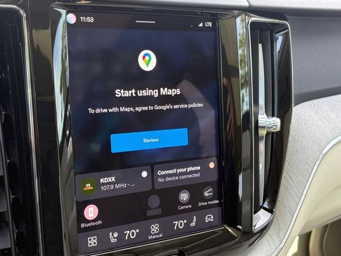 Certified 2024 Volvo XC60 T8 Plus w/ Protection Package Premier image 22