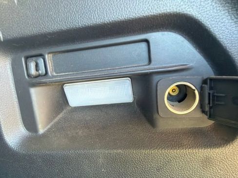 Used 2021 Ford Explorer XLT w/ Equipment Group 202A AWD/4WD image 13