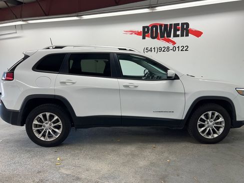 Used 2020 Jeep Cherokee Latitude w/ Cold Weather Group image 2