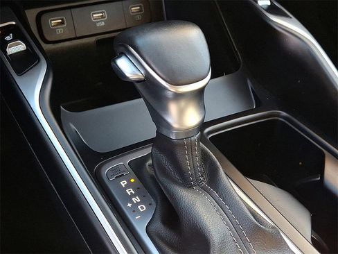 Used 2022 Kia Sorento S image 16