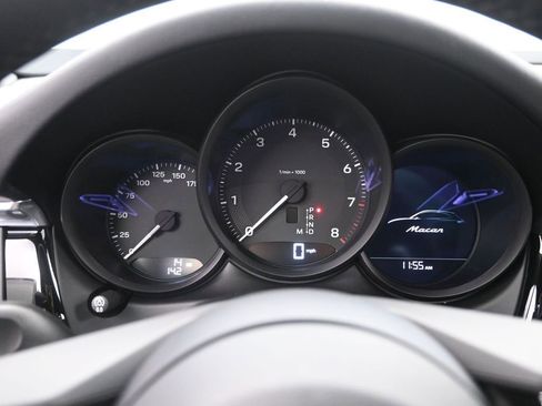 New 2026 Porsche Macan image 5