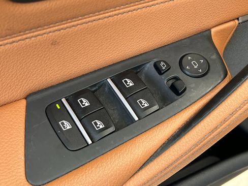 Used 2022 BMW M550i xDrive w/ Premium Package AWD/4WD image 14