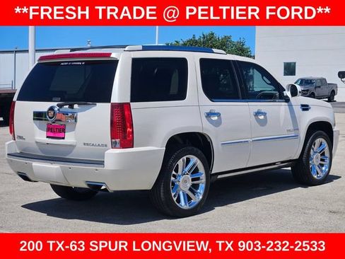 Used 2013 Cadillac Escalade Platinum RWD image 6