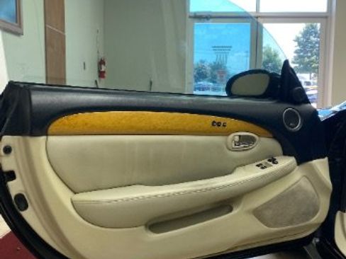 Used 2002 Lexus SC 430 Convertible RWD image 12