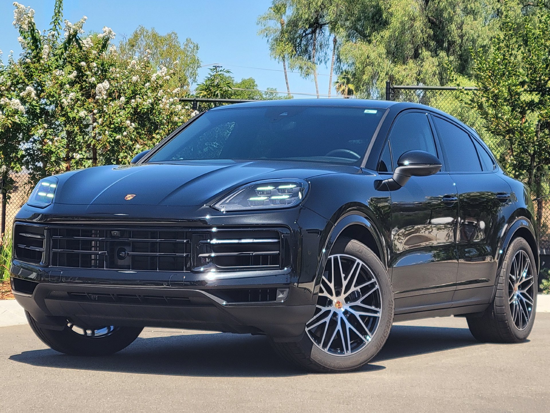 Certified 2026 Porsche Cayenne Coupe AWD/4WD image 1