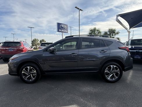 Used 2025 Subaru Crosstrek 2.0i Premium image 4