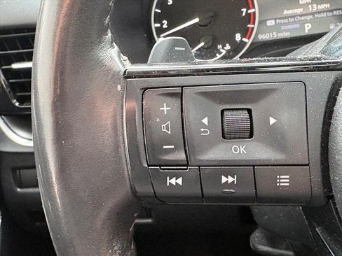 Used 2021 Nissan Rogue SV w/ Premium Package image 10